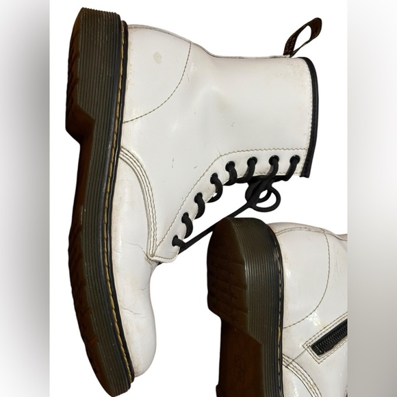 Dr. Martens White T Lamper Zavala 8 Eyelet Combat Boot EU 37 US L 6 US M 5 UK 4 - Picture 9 of 15